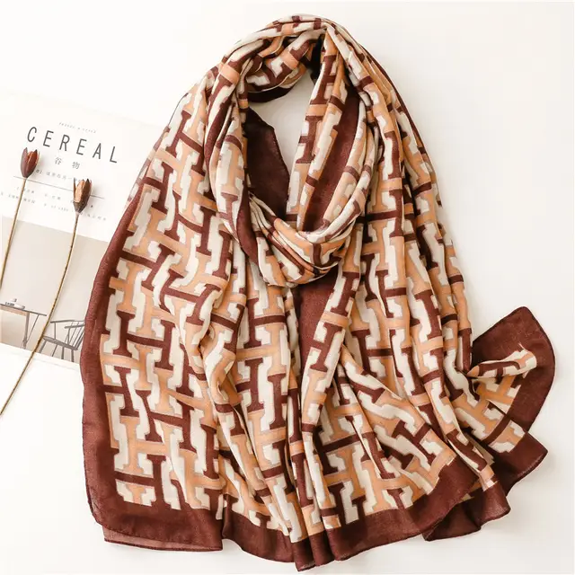 Classic Viscose Scarf – Flowy, Soft, and Elegant
