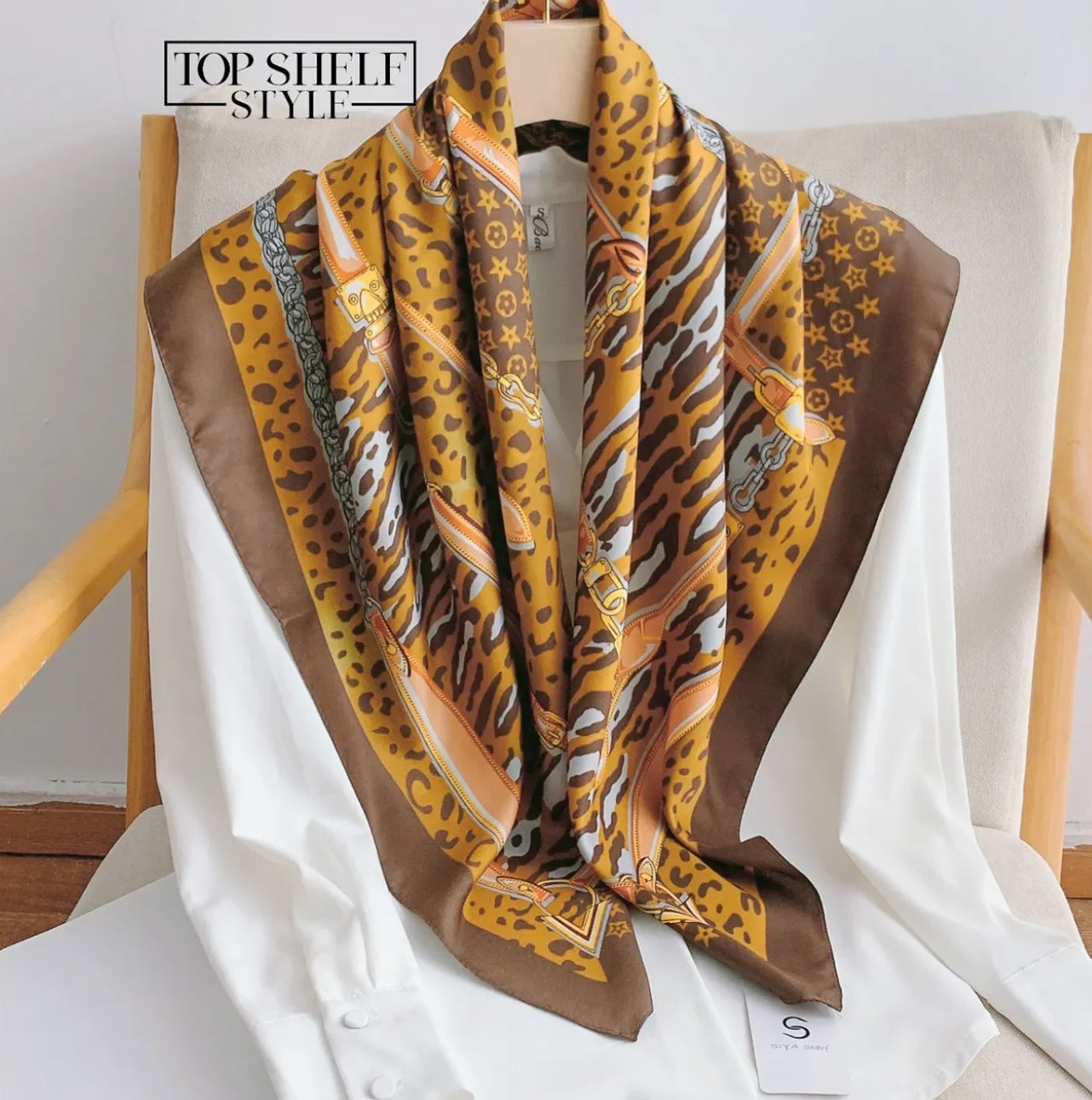 L Stars Printed Square Scarf