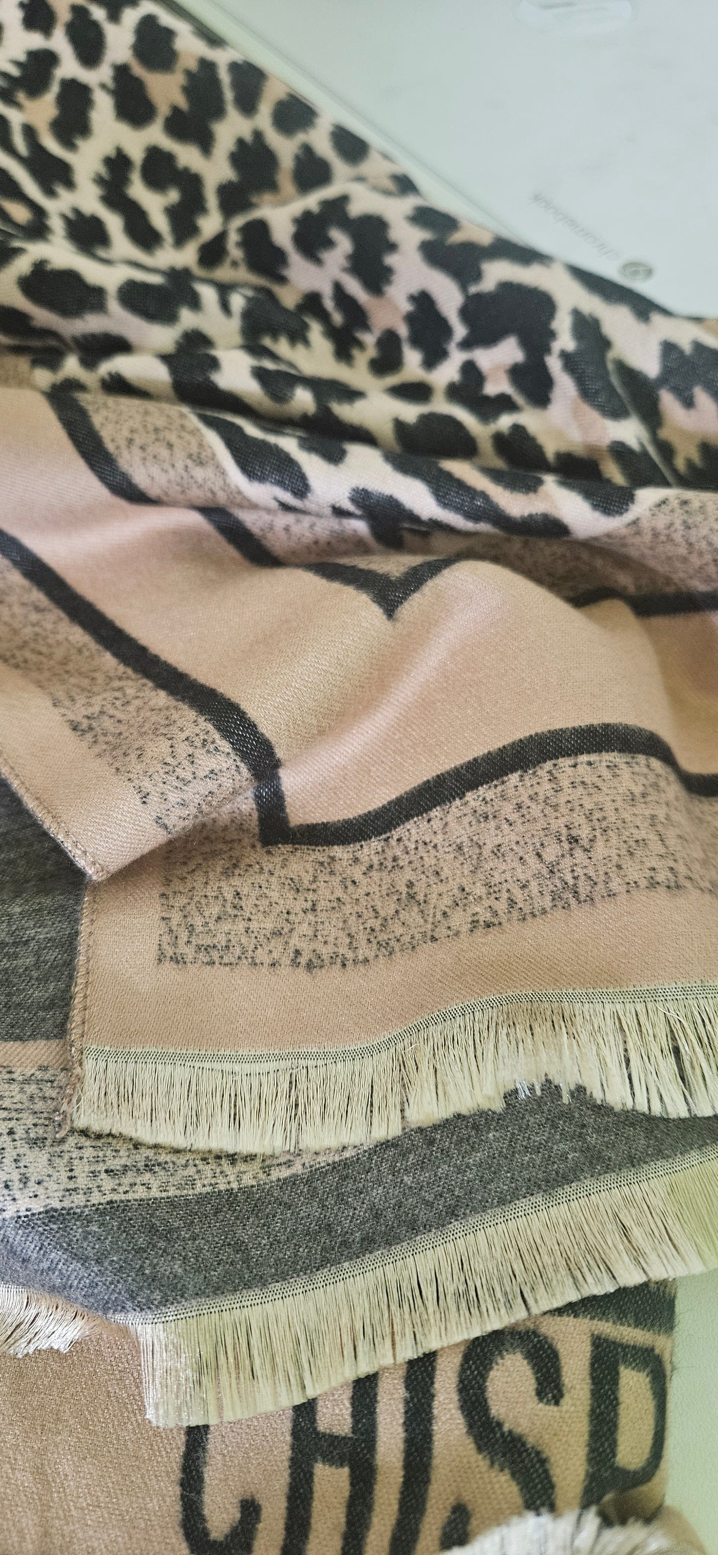 CD Animal Brand Printed Winter Shawls